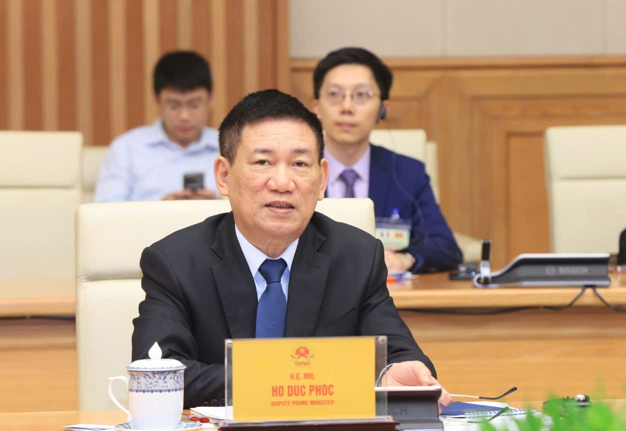 Ph&oacute; Thủ tướng Hồ Đức Phớc ph&aacute;t biểu tại buổi l&agrave;m việc với đo&agrave;n doanh nghiệp Ph&aacute;p. Ảnh: VGP