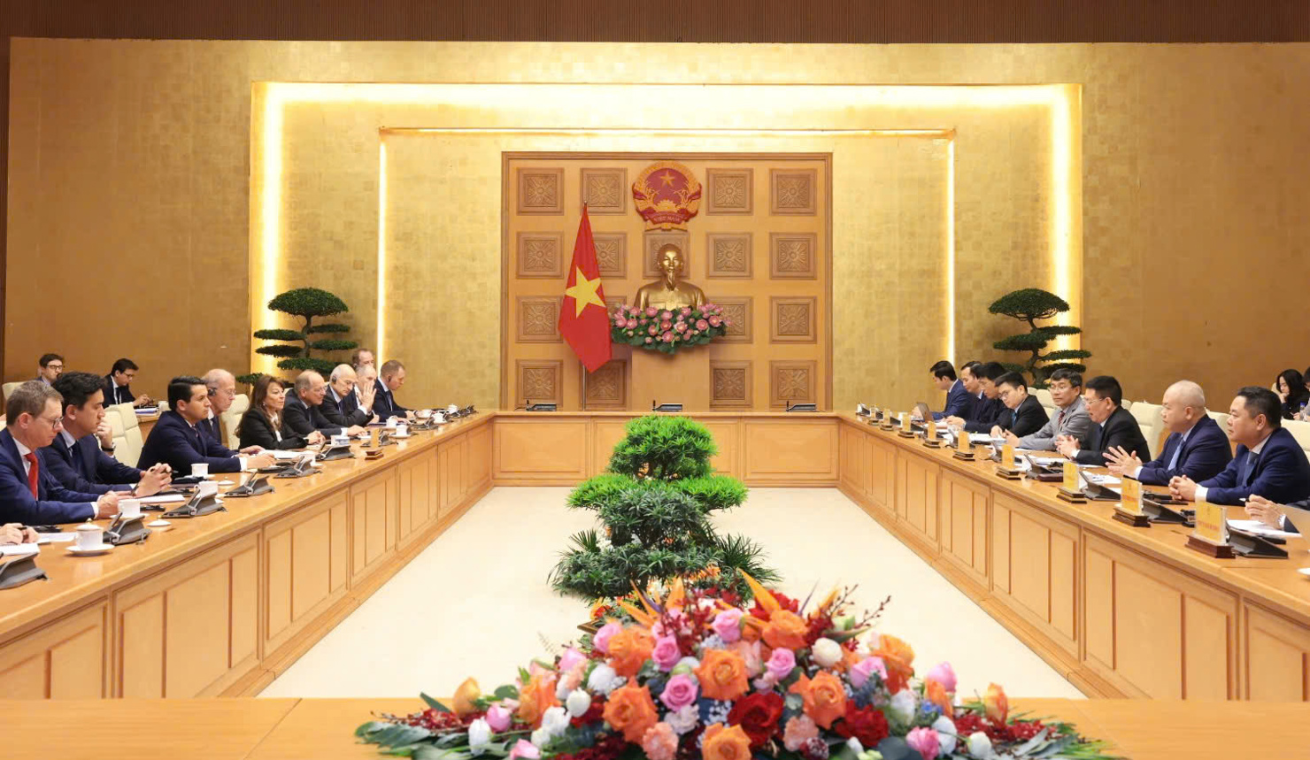 Hai b&ecirc;n đ&atilde; thảo luận về h&agrave;ng loạt lĩnh vực hợp t&aacute;c tiềm năng.