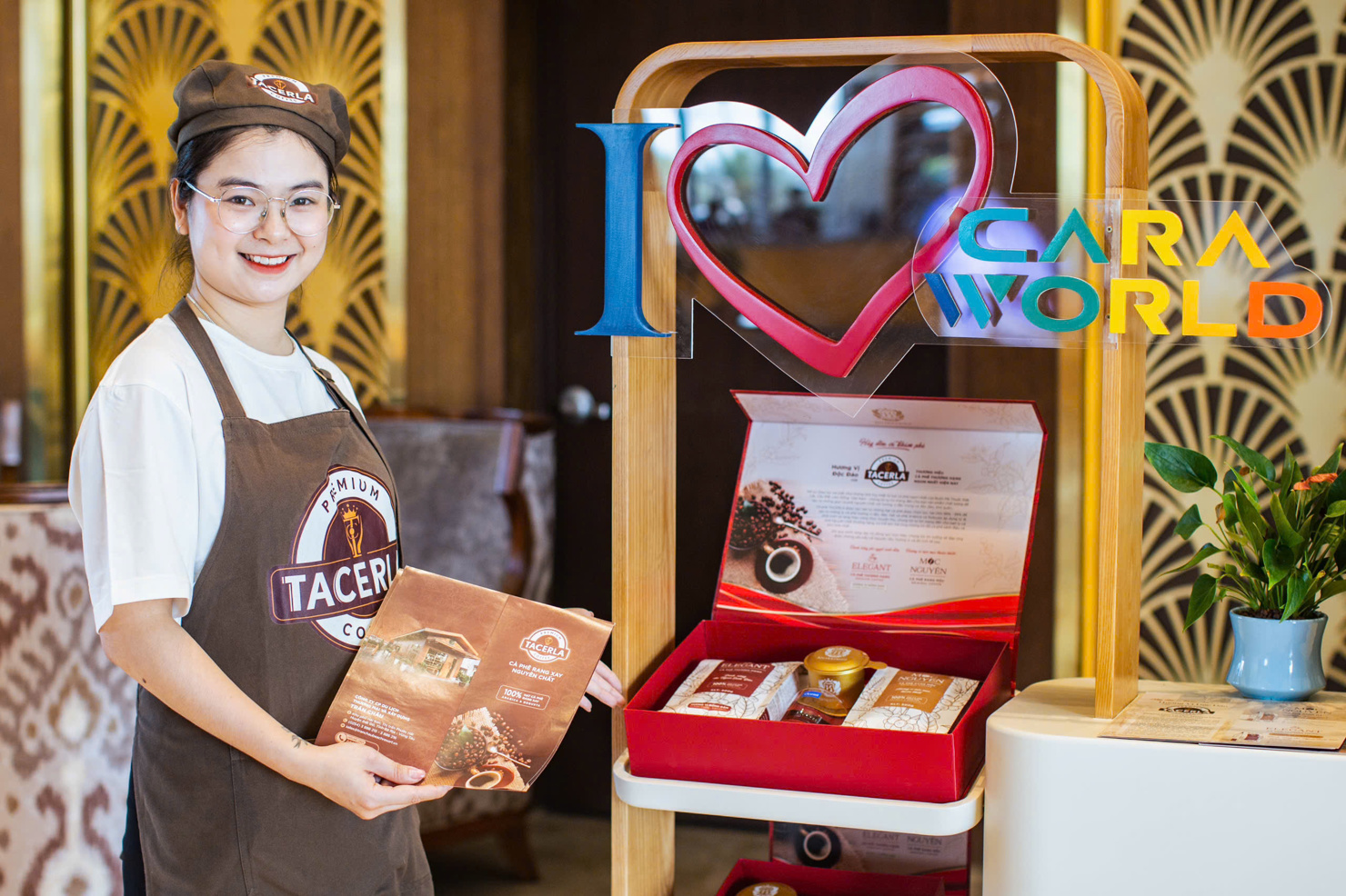 Hộp quà cà phê Tacerla kết hợp giữa chất lượng vượt trội và gu thẩm mỹ tinh tế. Ảnh: KN Group