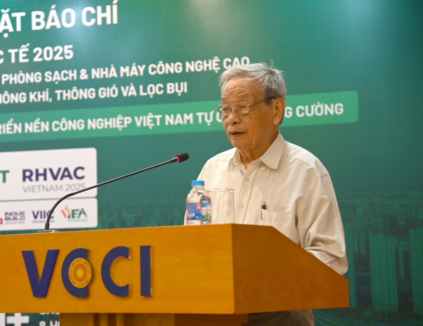 TS. Tạ Quang Ngọc:&nbsp; "Chuỗi sự kiện quốc tế sắp tới sẽ tạo n&ecirc;n những tiếng n&oacute;i mạnh mẽ, những bước đi thiết thực v&agrave; những mối quan hệ hợp t&aacute;c hiệu quả, c&ugrave;ng đ&oacute;ng g&oacute;p v&agrave;o một nền c&ocirc;ng nghiệp hiện đại, th&ocirc;ng minh v&agrave; bền vững hơn cho đất nước Việt Nam"&nbsp;