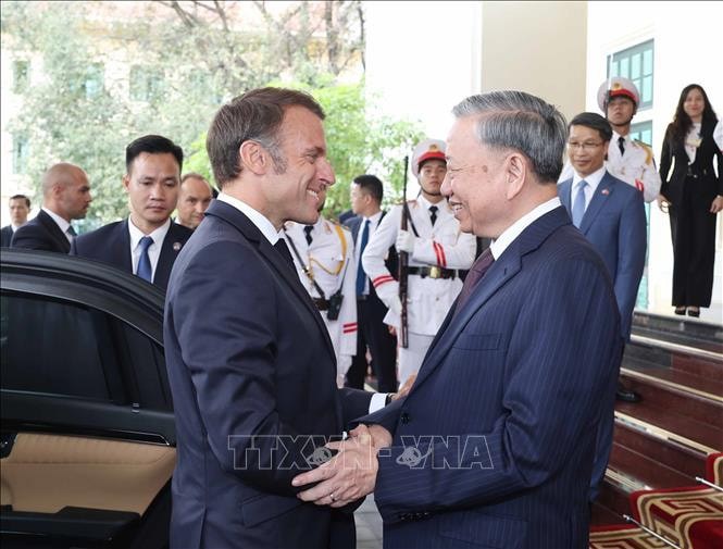 Tổng Bí thư Tô Lâm hội kiến Tổng thống Pháp Emmanuel Macron. Ảnh: Thống Nhất/TTXVN. 