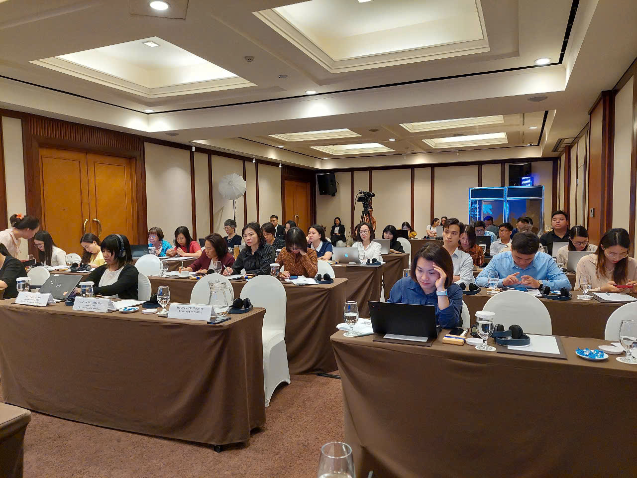 Đông đảo đại biểu tham gia Hội thảo
