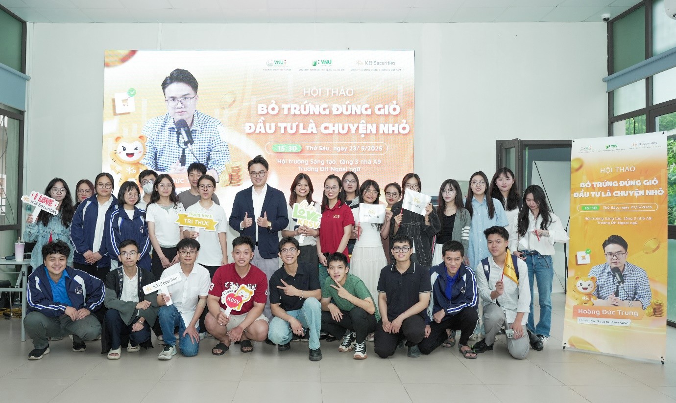 Hội thảo "Bỏ trứng đúng giỏ – Đầu tư là chuyện nhỏ" thu hút sự tham gia nhiệt tình của sinh viên đến từ các ngành học khác nhau