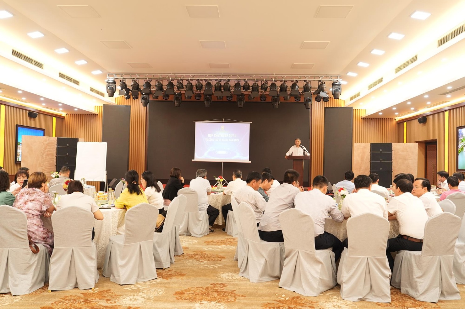 Toàn cảnh buổi họp họp giao ban chuyên đề quý II/2025.