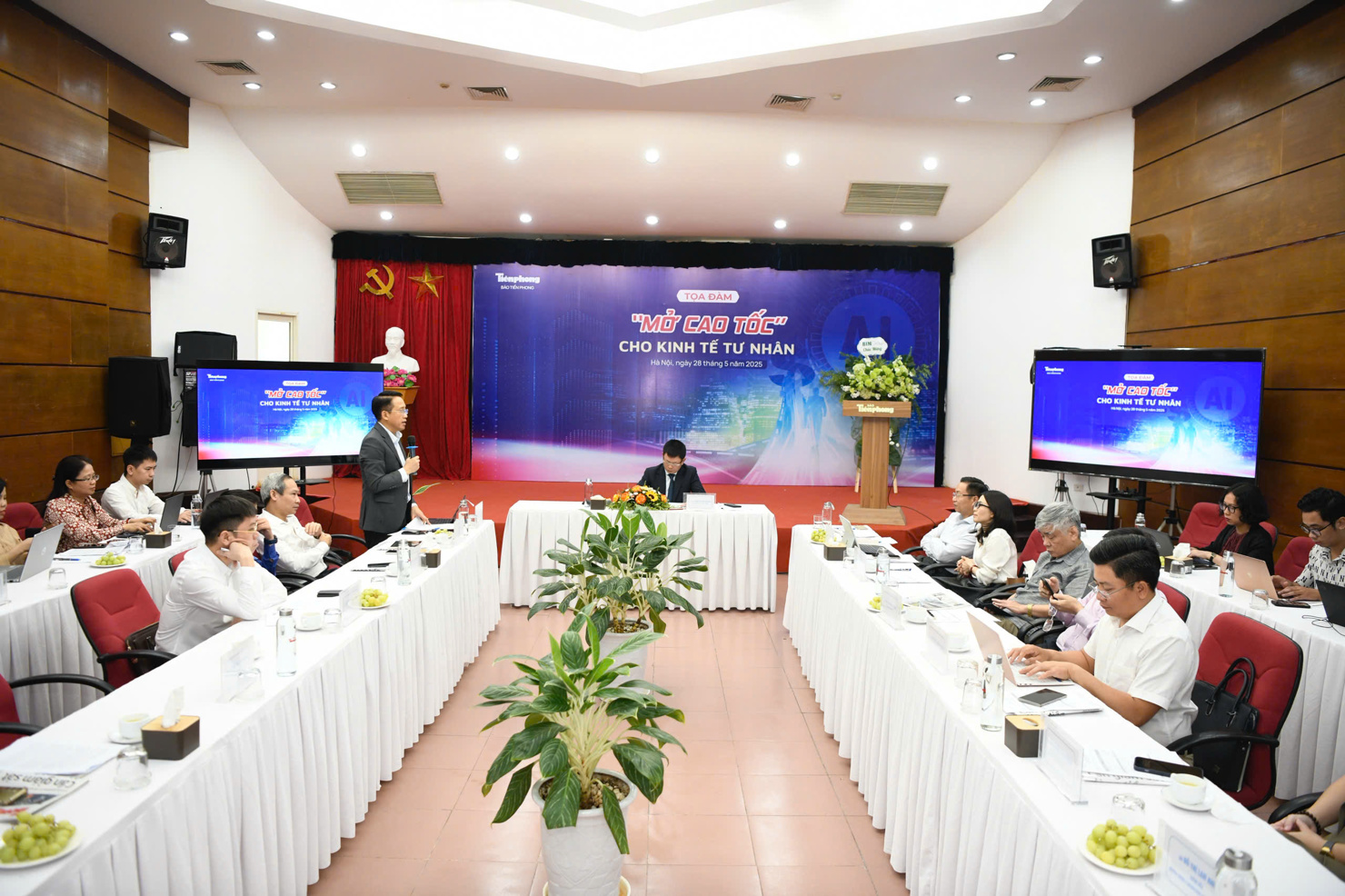 Quang cảnh Tọa đàm.