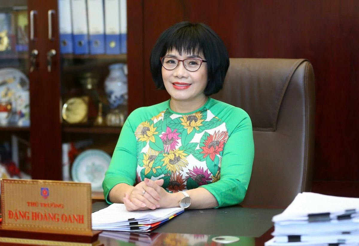 Thứ trưởng Bộ Tư pháp Đặng Hoàng Oanh