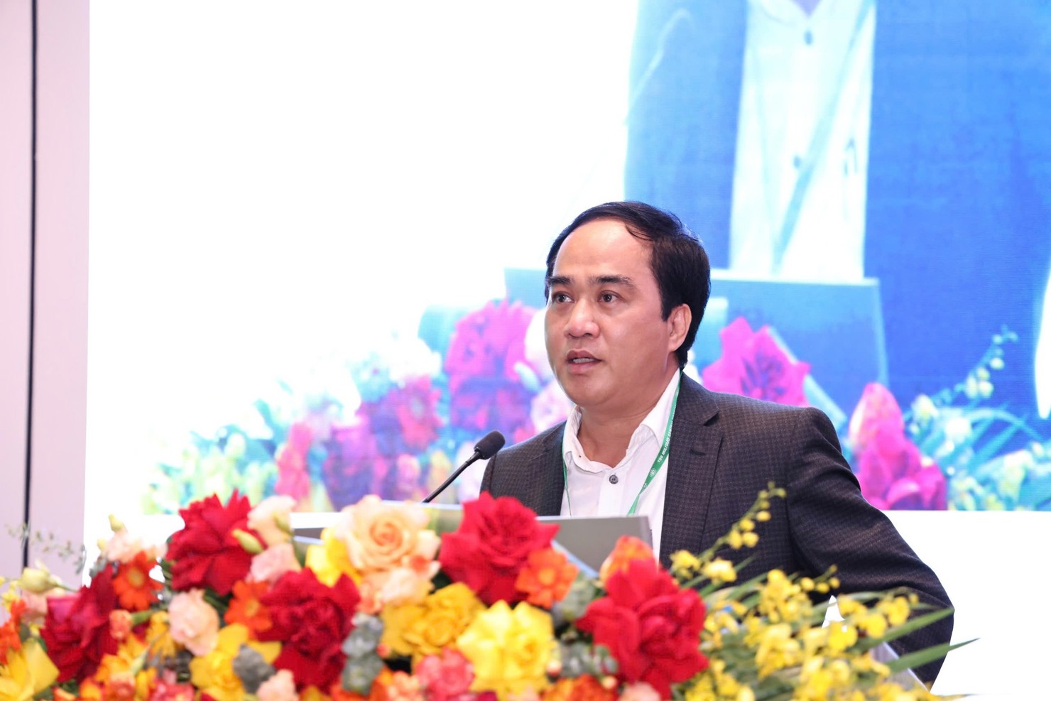 PGS.TS.Vũ Ngọc Lâm, Phó giám đốc Bệnh viện TWQĐ 108 phát biểu khai mạc hội nghị.