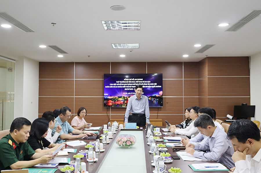 Quang cảnh buổi làm việc. Ảnh: TITC