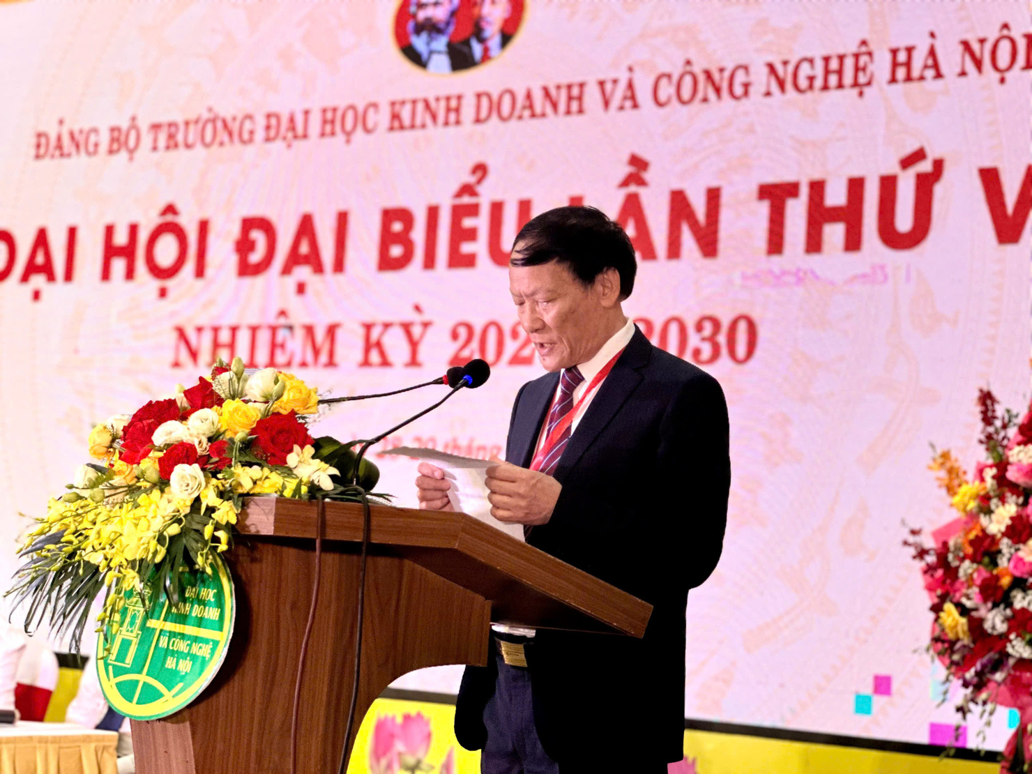 GS.TS Nguyễn Công Nghiệp phát biểu tại Đại hội.