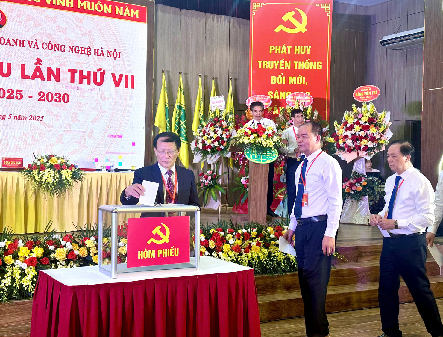Phát huy truyền thống, đổi mới, sáng tạo xây dựng mô hình trường đại học kiểu mới - Ảnh 1