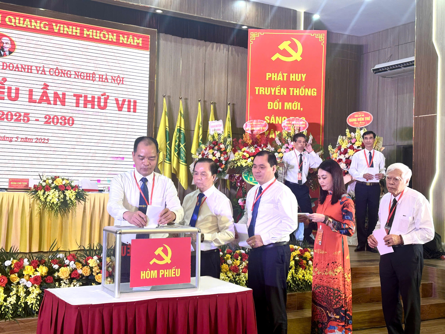 Phát huy truyền thống, đổi mới, sáng tạo xây dựng mô hình trường đại học kiểu mới - Ảnh 2