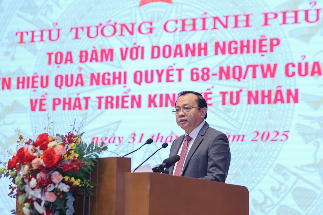 Thứ trưởng Bộ Tài chính Lê Tấn Cận đề nghị các doanh nghiệp phải loại bỏ tư duy làm ăn "chộp giật". Ảnh: VGP