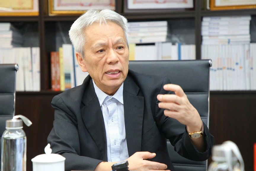 TS. Nguyễn Sĩ Dũng.