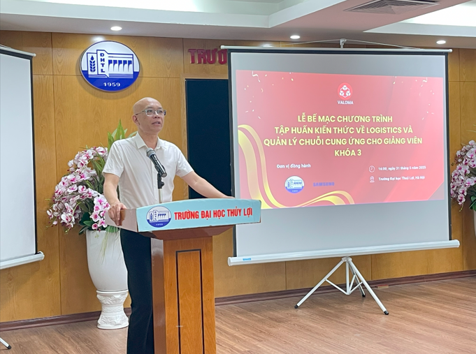 Ông Trần Thanh Hải - Phó Cục trưởng Cục Xuất nhập khẩu, Bộ Công Thương, Chủ tịch danh dự VALOMA phát biểu tại lễ bế mạc Chương trình tập huấn. 