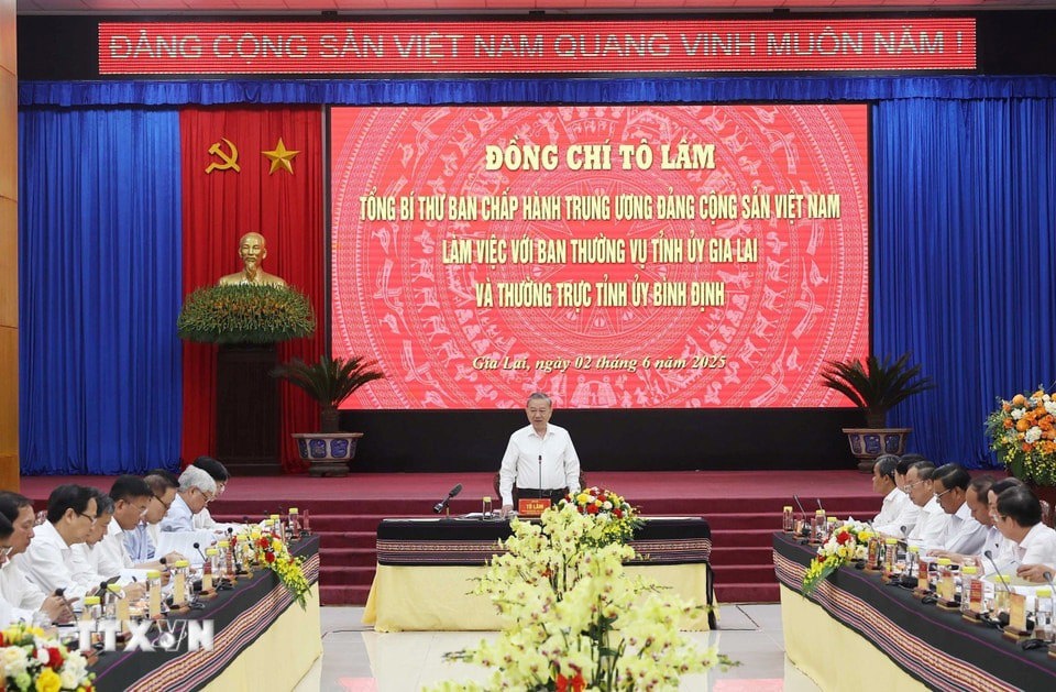 Tổng Bí thư Tô Lâm phát biểu chỉ đạo tại cuộc làm việc. Ảnh: TTXVN.