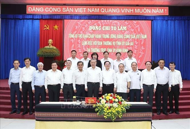 Tổng Bí thư Tô Lâm và các đại biểu. Ảnh: TTXVN. 