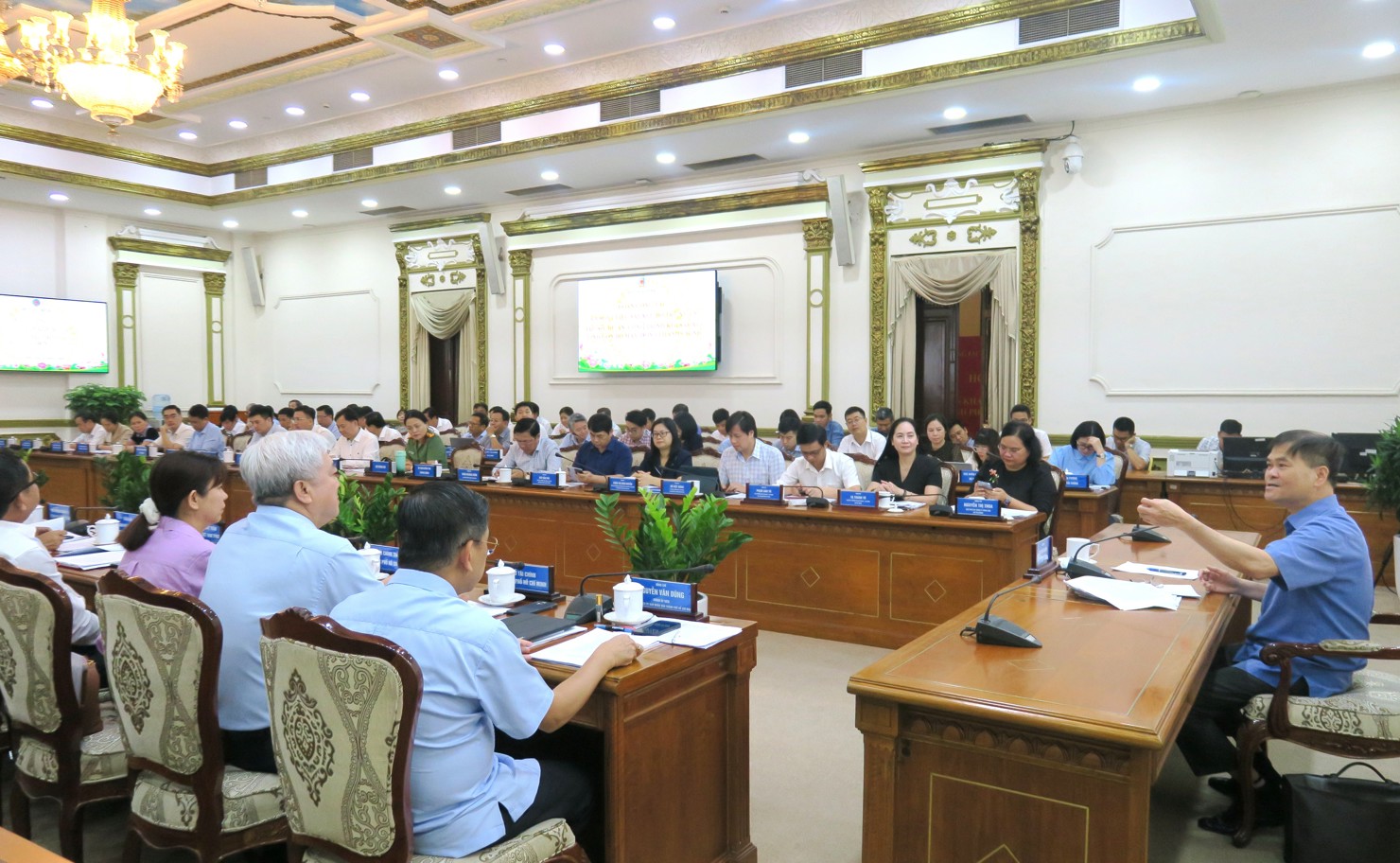 Thứ trưởng Bộ T&agrave;i ch&iacute;nh B&ugrave;i Văn Khắng đề nghị c&aacute;c cơ quan, ban ng&agrave;nh, địa phương phải quyết t&acirc;m v&agrave;o cuộc, bảo đảm việc xử l&yacute; t&agrave;i sản hiệu quả, tr&aacute;nh thất tho&aacute;t, l&atilde;ng ph&iacute;. Ảnh: Đức Mỹ