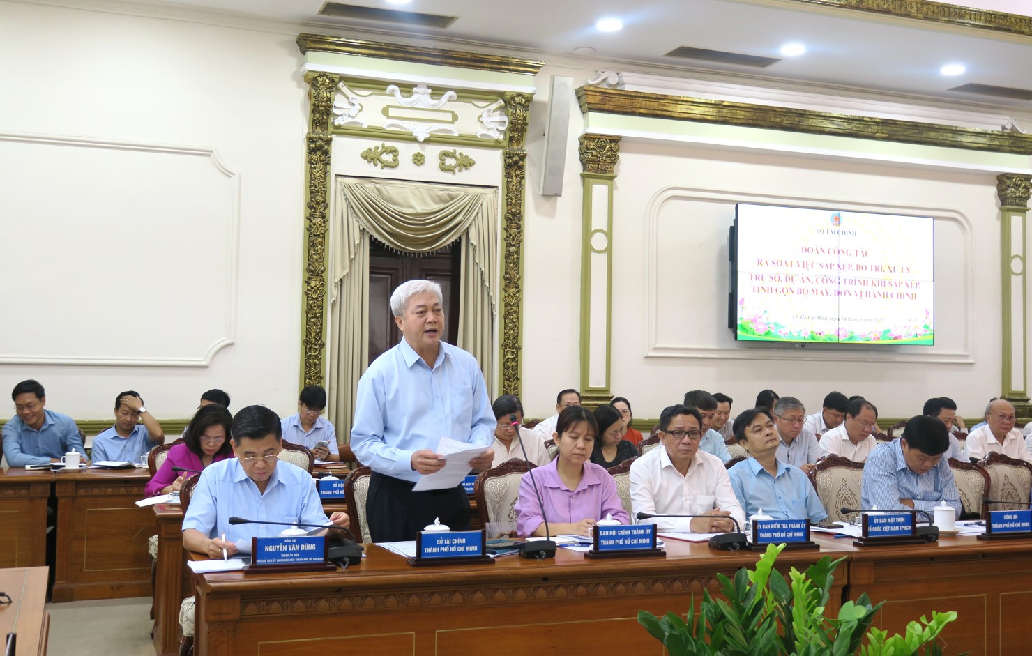 Đại diện Sở T&agrave;i ch&iacute;nh TP. Hồ Ch&iacute; Minh b&aacute;o c&aacute;o tại Hội nghị. Ảnh: Đức Mỹ
