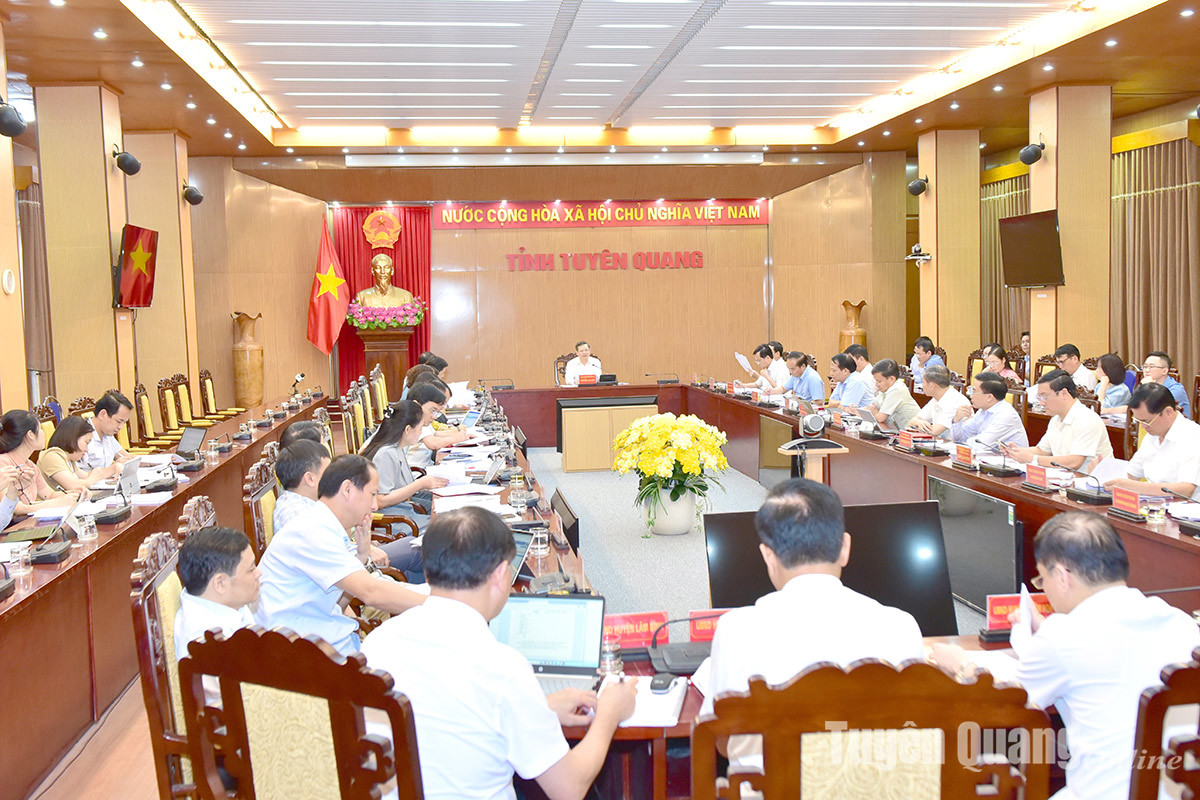 UBND&nbsp; tỉnh Tuy&ecirc;n Quang&nbsp;họp chuy&ecirc;n đề về một số nội dung sắp xếp tổ chức bộ m&aacute;y.