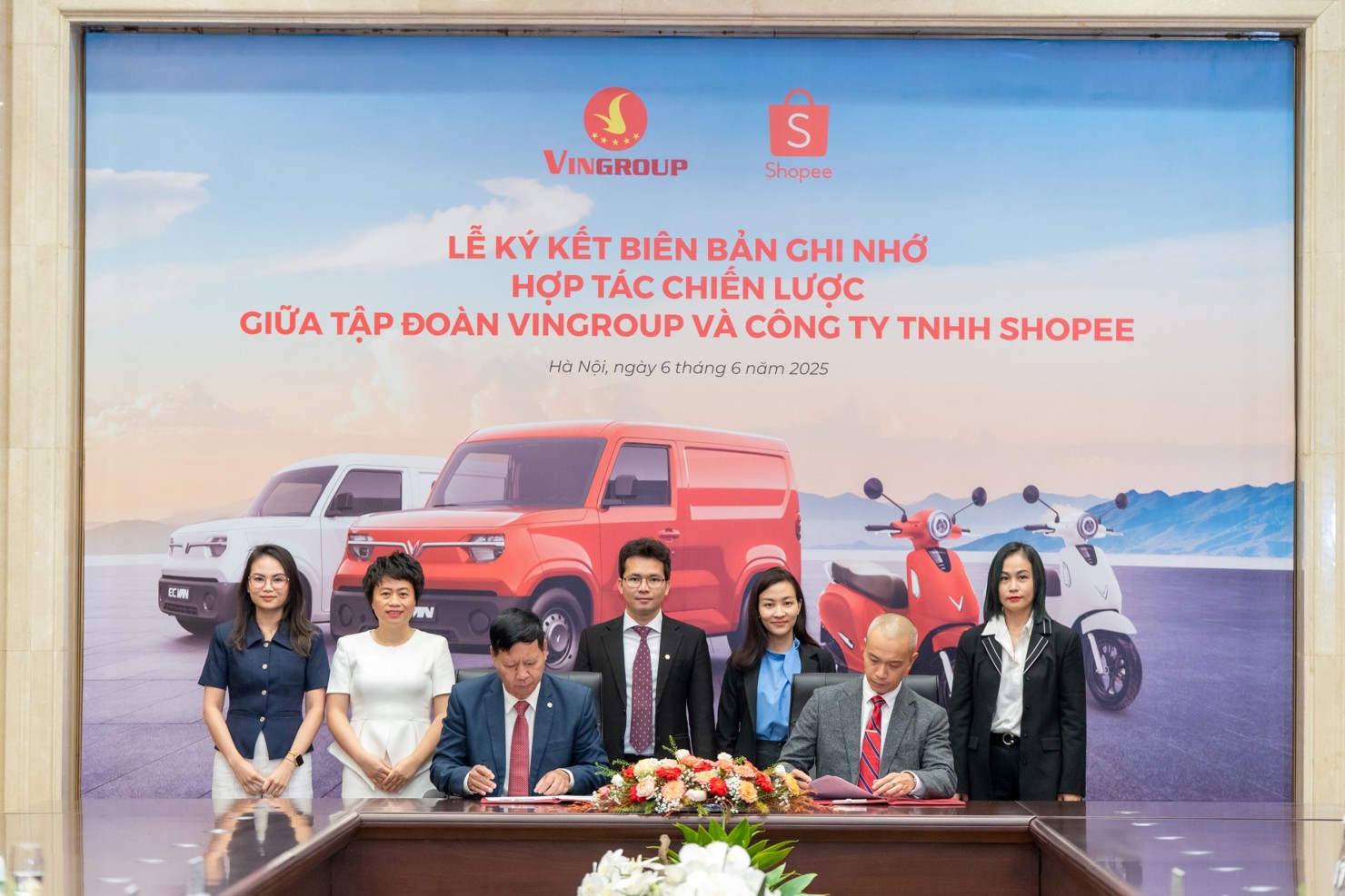 Vingroup và Shopee hợp tác phát triển trong thương mại điện tử - Ảnh 1