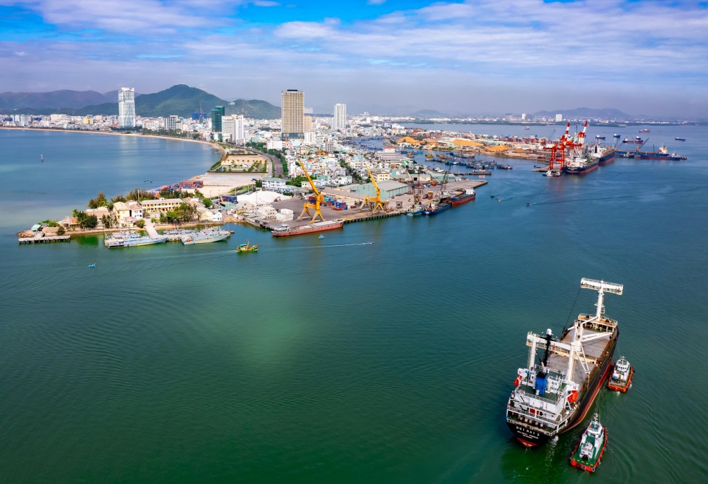 Phó Thủ tướng Trần Hồng Hà yêu cầu nghiên cứu xây dựng cơ chế phối hợp liên ngành tại địa phương để phát triển kinh tế biển.