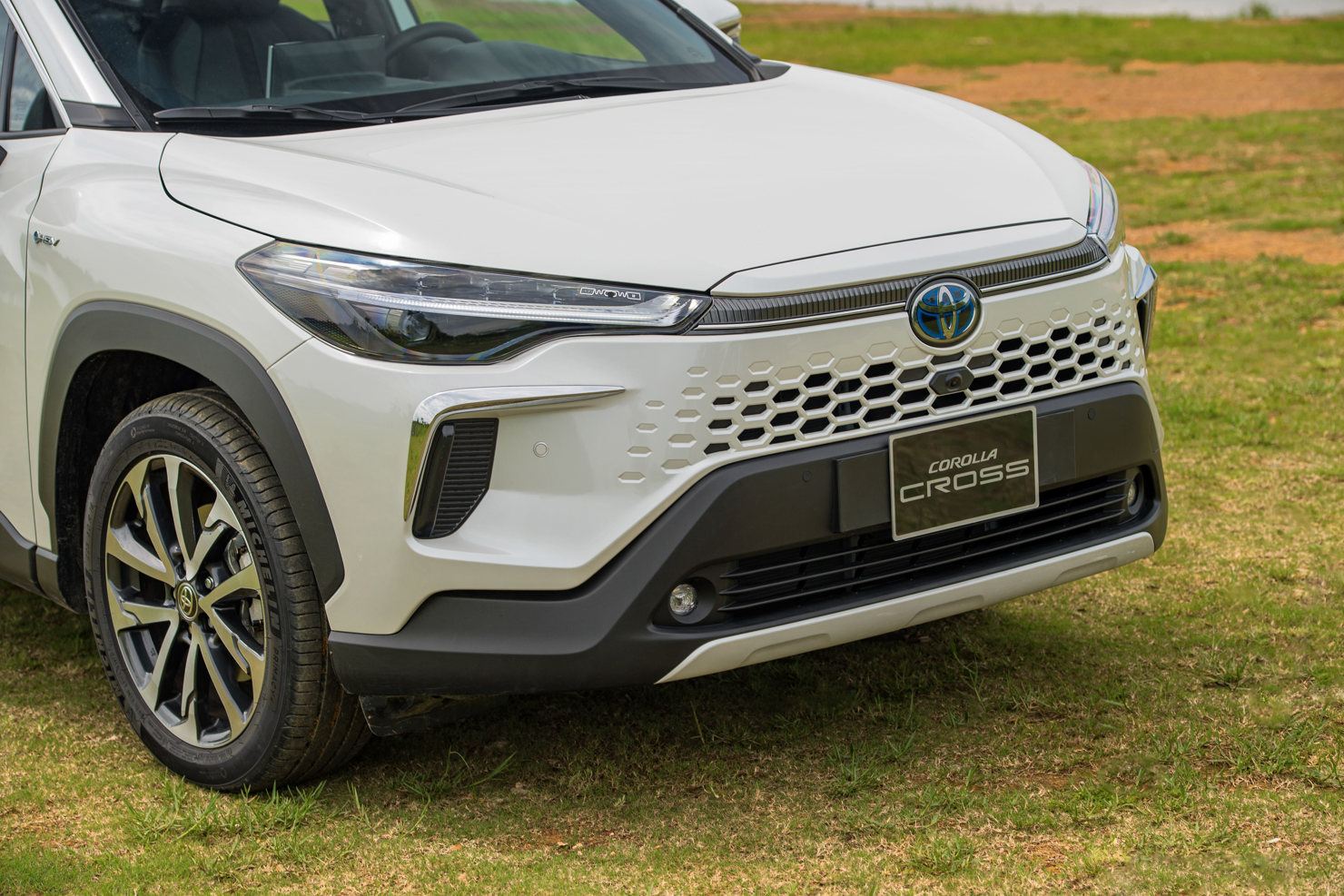 Khách mua Corolla Cross trong tháng 5 sẽ nhận nhiều ưu đãi hấp dẫn 