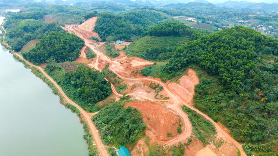 Tiến độ thi công cao tốc Tuyên Quang - Hà Giang đoạn qua Tuyên Quang chậm 4% so với kế hoạch. Ảnh: Phi Long