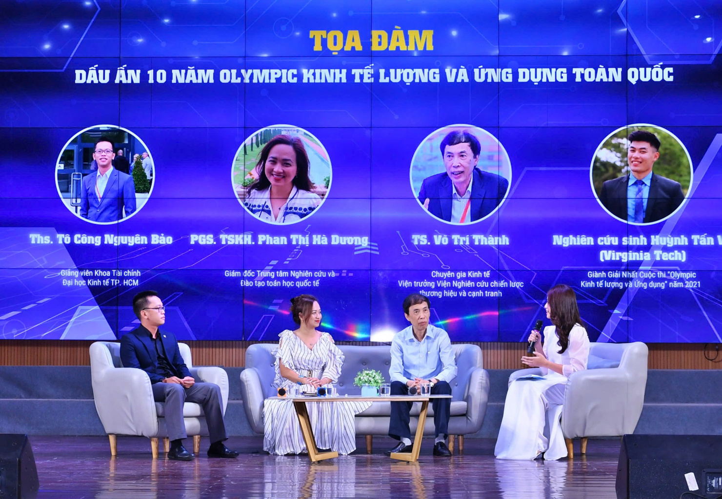 Tọa đàm dấu ấn 10 năm Olympic Kinh tế lượng và ứng dụng toàn quốc.