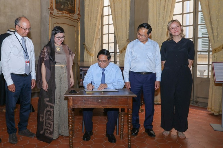 Thủ tướng Phạm Minh Chính: Văn hóa là sợi dây đầy âm thanh và sắc màu cho tình hữu nghị Việt Nam-Pháp - Ảnh 1