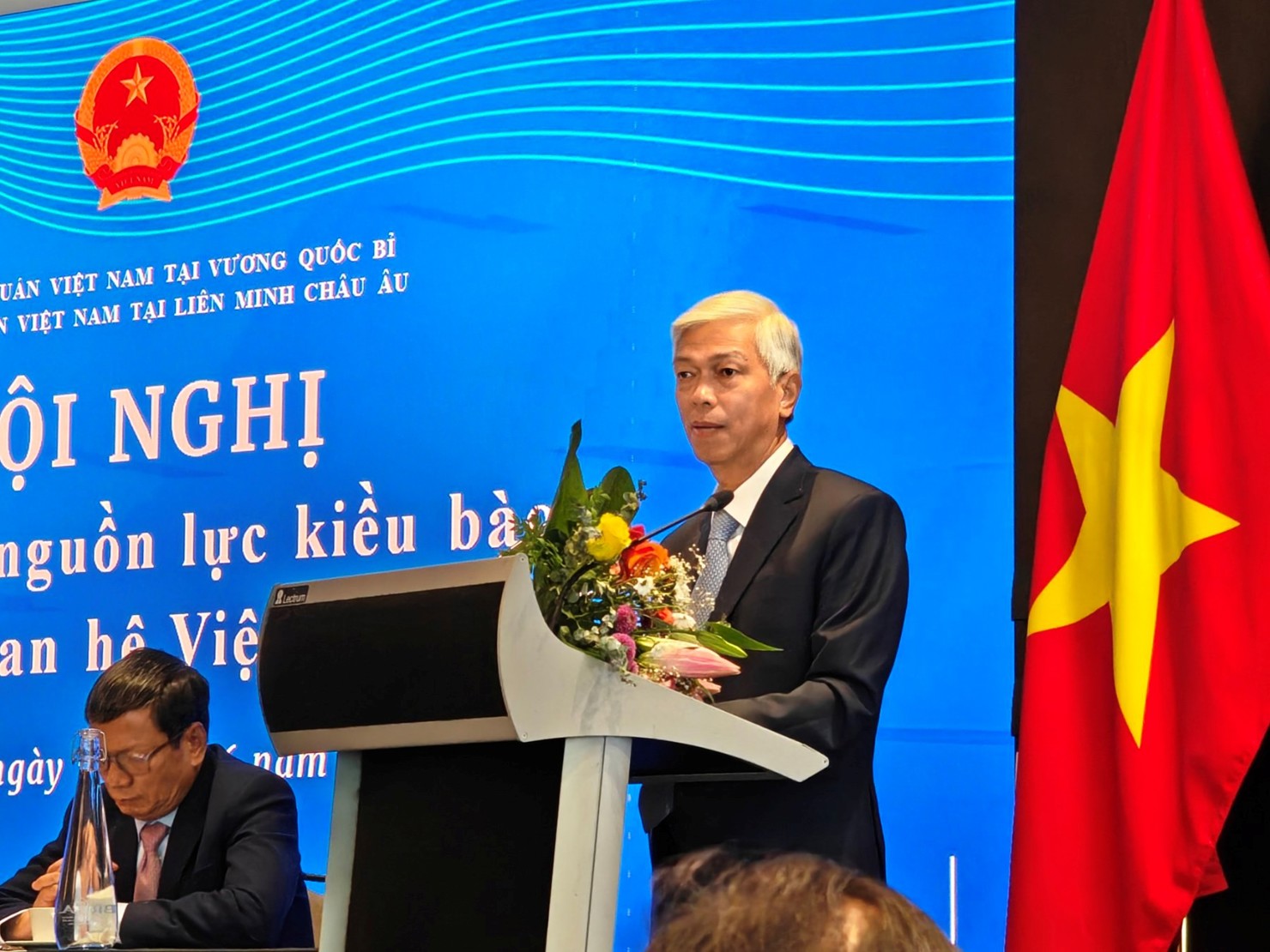 Ông Võ Văn Hoan, Phó Chủ tịch UBND TP. Hồ Chí Minh phát biểu tại Hội nghị phát huy nguồn lực kiều bào thúc đẩy quan hệ Việt Nam – EU.