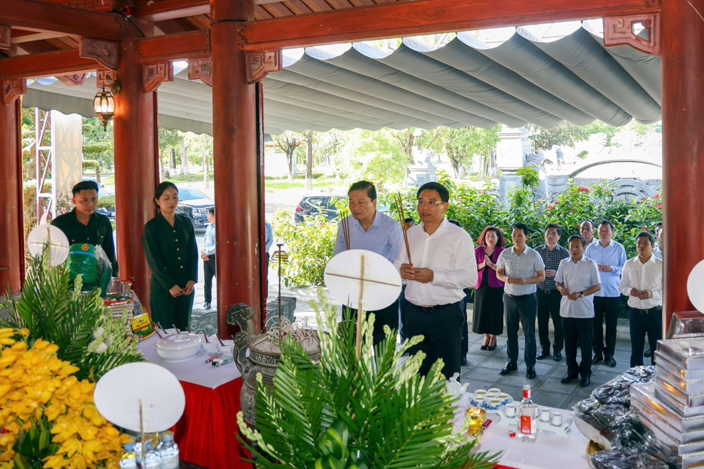 Bộ trưởng Nguyễn Văn Thắng dâng hương, tưởng niệm tại Ngã ba Đồng Lộc và Truông Bồn - Ảnh 4