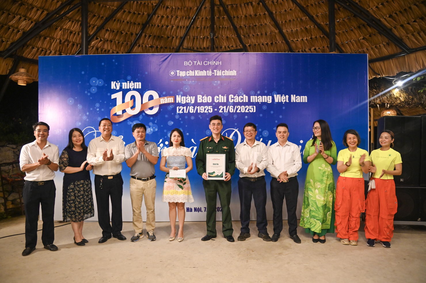 Chương trình là nguồn cảm hứng và động lực mạnh mẽ để toàn thể cán bộ, đảng viên, người lao động của Tạp chí Kinh tế – Tài chính tiếp tục nỗ lực học tập, rèn luyện. Ảnh: Quang Hùng.