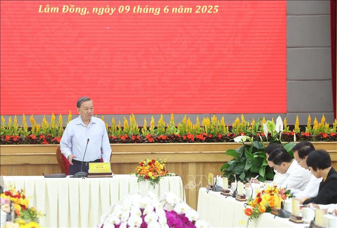 Tổng B&iacute; thư đề nghị, tỉnh L&acirc;m Đồng mới khẩn trương x&acirc;y dựng lại quy hoạch tổng thể ph&aacute;t triển kinh tế - x&atilde; hội giai đoạn mới. &nbsp;