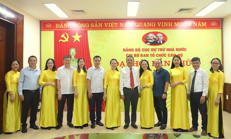 Các đại biểu chụp ảnh lưu niệm tại Đại hội.