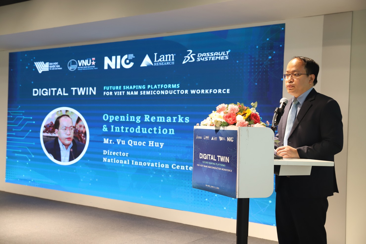 &Ocirc;ng Vũ Quốc Huy - Gi&aacute;m đốc Trung t&acirc;m đổi mới s&aacute;ng tạo Quốc gia ph&aacute;t biểu tại Hội thảo. Ảnh: Quang H&ugrave;ng