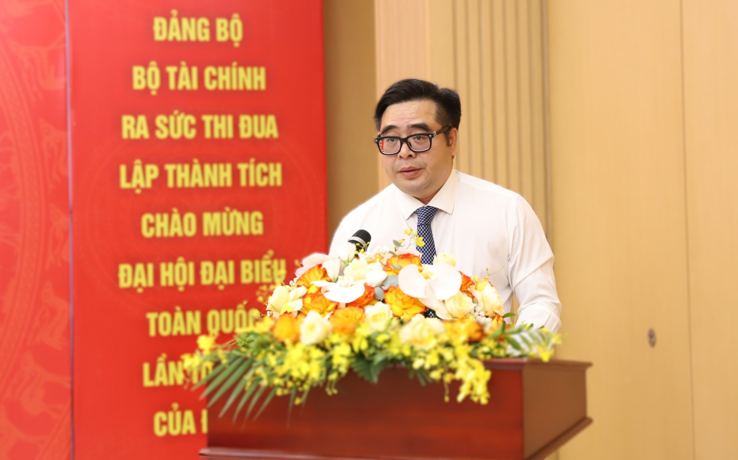Đồng ch&iacute; Ng&ocirc; Việt Trung -&nbsp;B&iacute; thư Chi bộ Cục Quản l&yacute;, gi&aacute;m s&aacute;t bảo hiểm.
