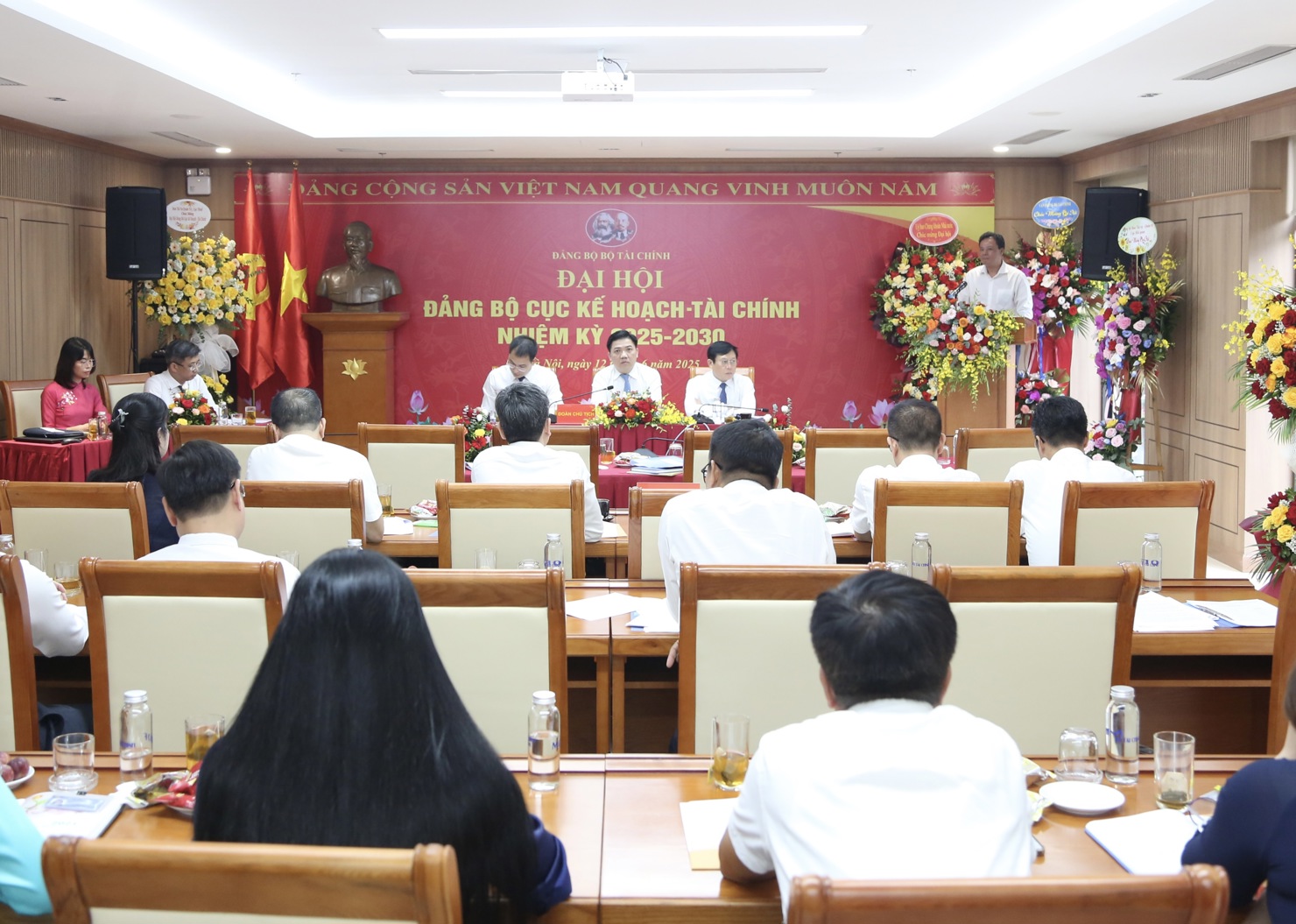 Đồng chí Đỗ Văn Trường – Phó Bí thư chuyên trách Đảng ủy Bộ Tài chính phát biểu tại Đại hội.
