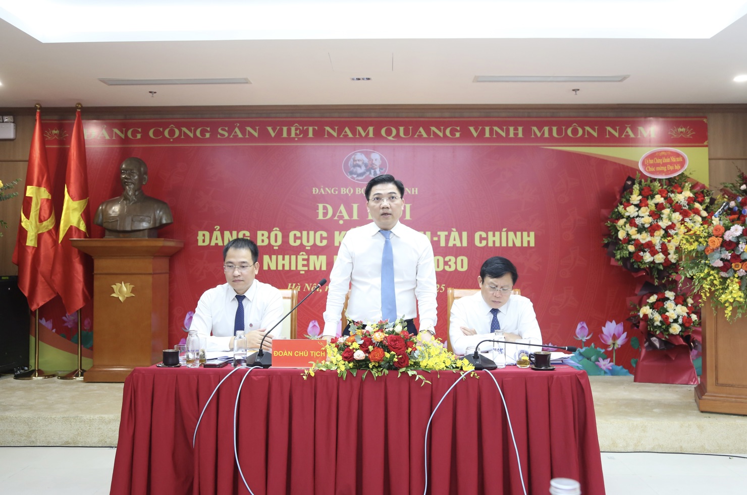 Đồng chí Phạm Quang Toản – Bí thư Đảng ủy Cục KHTC phát biểu tại Đại hội.