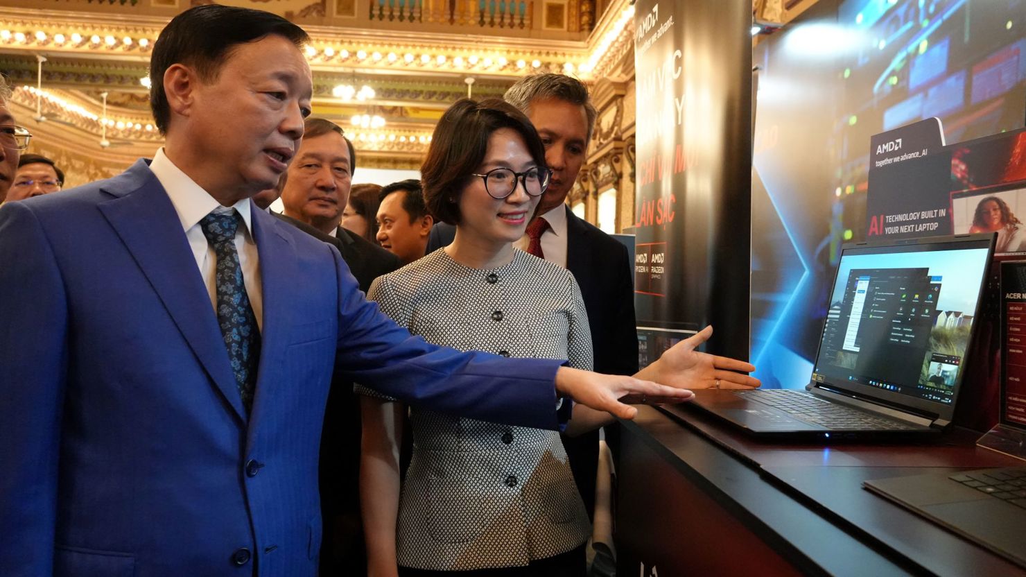 Hia bên cam kết nghiên cứu, phát triển công nghệ lõi về bán dẫn, và lĩnh vực chip AI, chip IoT. Ảnh: TL