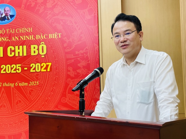 Thứ trưởng Bộ Tài chính Trần Quốc Phương phát biểu chỉ đạo Đại hội. Ảnh: L.Thủy