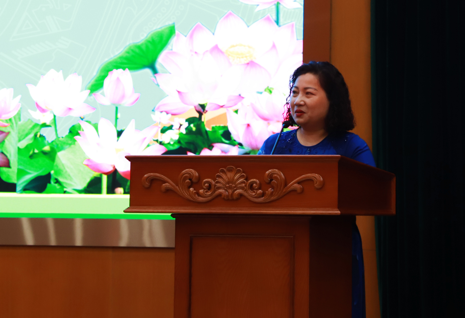 Đồng chí Lê Thị Tường Thu, Ủy viên Ban Chấp hành Tổng Liên đoàn Lao động Việt Nam, Chủ tịch Công đoàn Bộ Tài chính phát biểu tại Hội nghị.