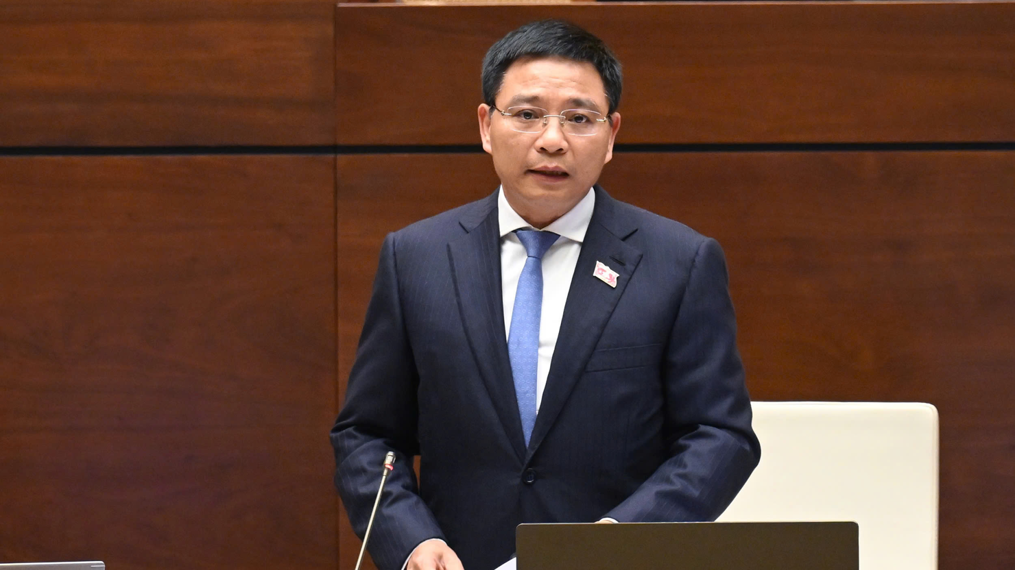 Bộ trưởng Bộ Tài chính Nguyễn Văn Thắng làm rõ các ý kiến đại biểu Quốc hội tại phiên họp chiều 12/6.