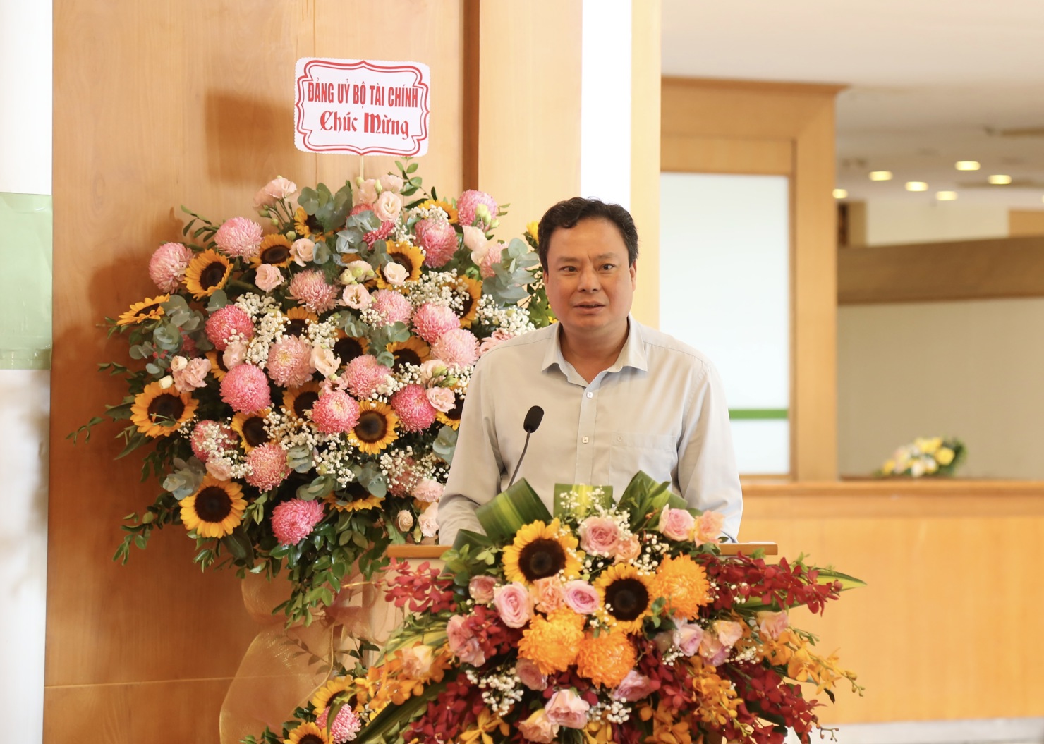 Đồng ch&iacute; Đỗ Văn Trường &ndash; Ph&oacute; B&iacute; thư chuy&ecirc;n tr&aacute;ch Đảng ủy Bộ T&agrave;i ch&iacute;nh đ&aacute;nh gi&aacute; cao những kết quả&nbsp;Đảng bộ VNX đ&atilde; đạt được.