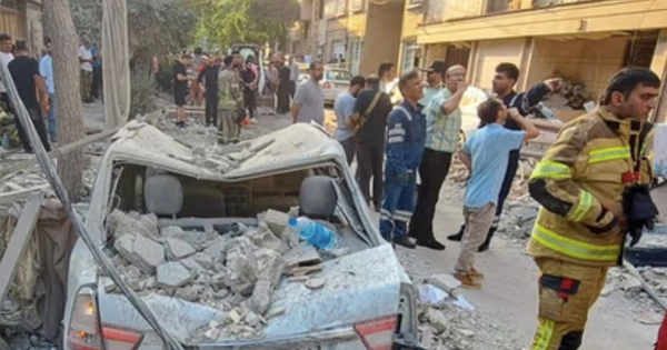 Hiện trường sau vụ không kích của Israel ở thủ đô Tehran, Iran ngày 13/6. Ảnh: Iran International.