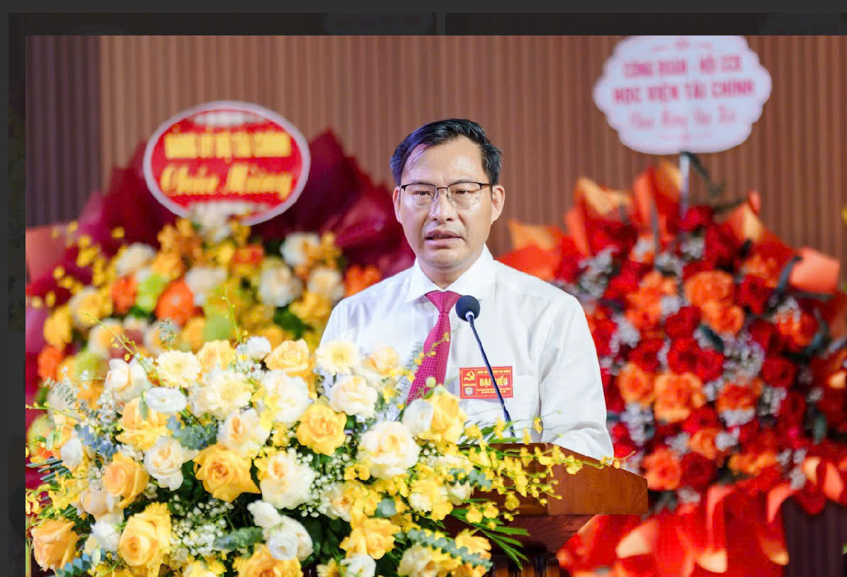 TS. Nguyễn Văn Bình - Bí thư Đảng ủy, Chủ tịch Hội đồng trường của Học viện Tài chính phát biểu khai mạc Đại hội.