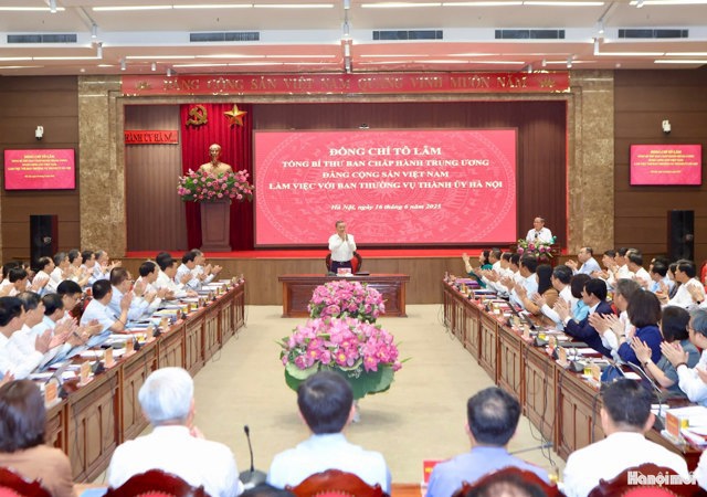 Tổng Bí thư Tô Lâm tại buổi làm việc với Ban Thường vụ Thành ủy Hà Nội. Ảnh: Viết Thành.