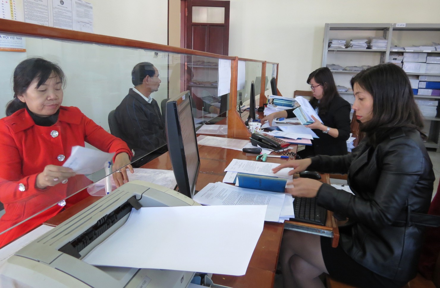 Vi&ecirc;n chức l&agrave;m việc tại BHXH tỉnh Gia Lai sẽ đến B&igrave;nh Định