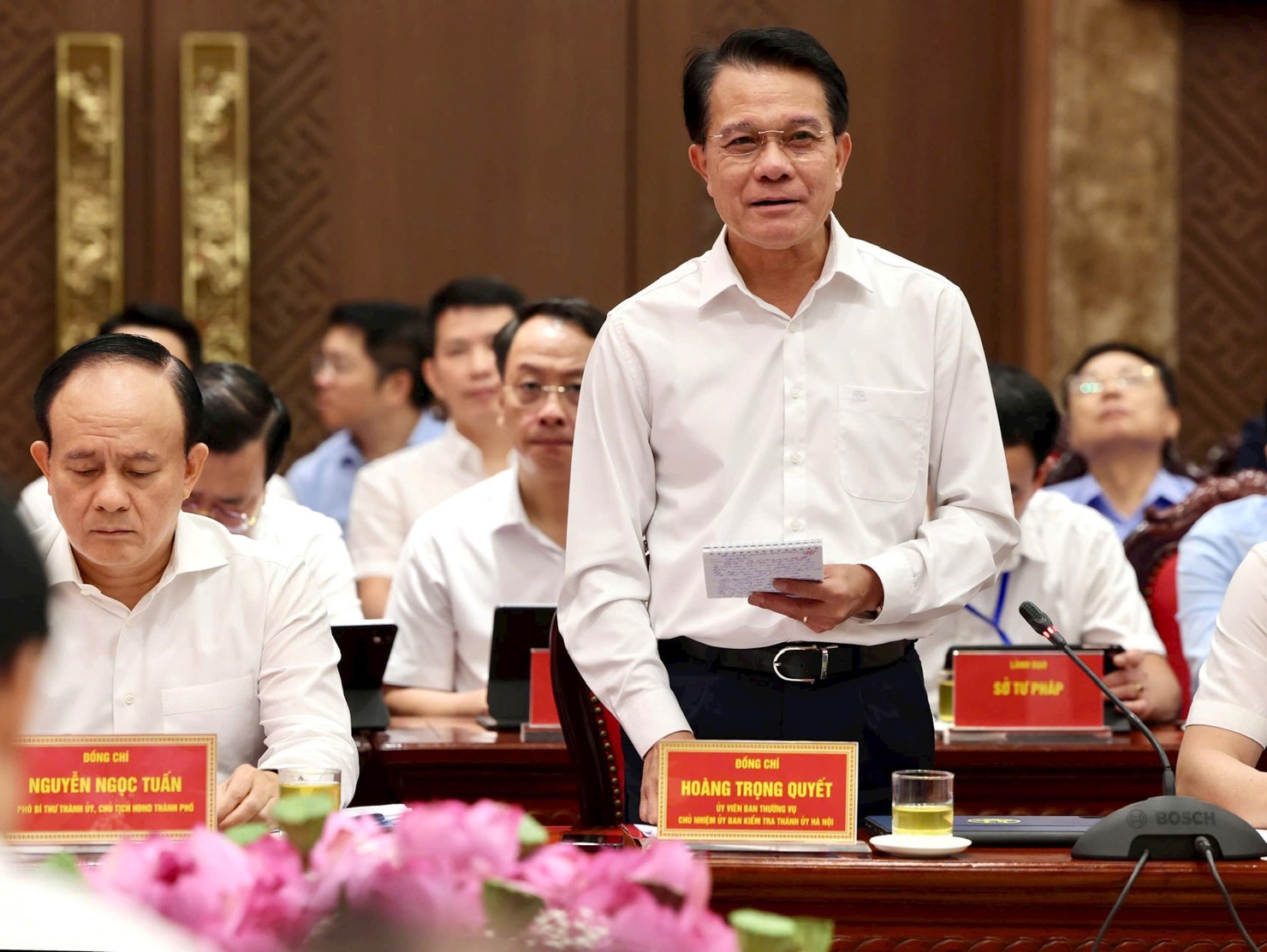 Chủ nhiệm Ủy ban Kiểm tra Thành ủy Hoàng Trọng Quyết phát biểu. Ảnh: Viết Thành. 
