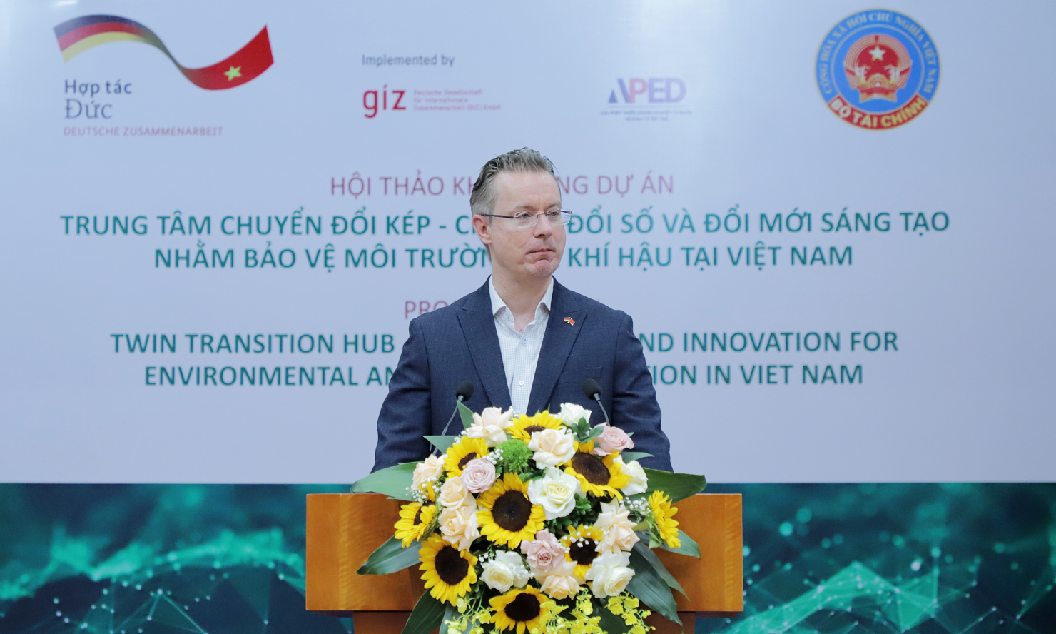 Ông Dennis Quennet - Giám đốc Tổ chức Hợp tác quốc tế Đức (GIZ) phát biểu tại Hội thảo.
