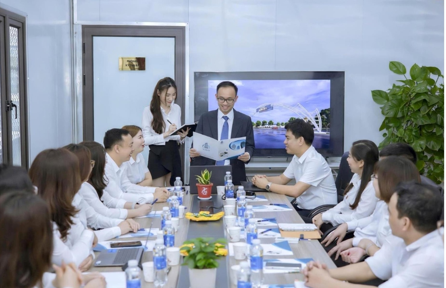 Nhờ các cơ chế, chính sách hỗ trợ doanh nghiệp của địa phương, sau 20 năm, Công ty CP xây dựng 1369 đã mở rộng hoạt động sang các lĩnh vực bất động sản, xây dựng, thương mại và xuất nhập khẩu.